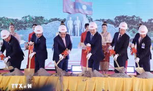 Hai Thủ tướng Việt Nam-Lào dự lễ khởi công Công viên Hữu nghị Lào-Việt