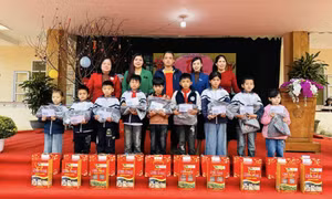 Các địa phương, đơn vị thăm, tặng quà Tết gia đình chính sách, người có hoàn cảnh khó khăn