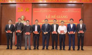 Bế giảng lớp Bồi dưỡng đối với công chức ngạch chuyên viên cao cấp và tương đương khóa 24/2024