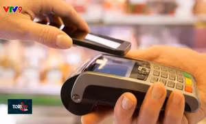 Người Việt ngày càng ít dùng tiền mặt