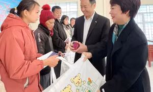 Mang Xuân ấm cho người yếu thế