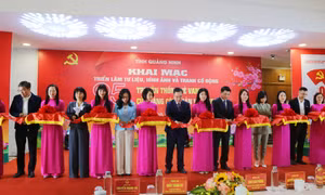 Khai mạc triển lãm "95 năm truyền thống vẻ vang của Đảng Cộng sản Việt Nam"