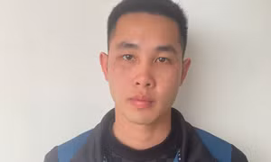 Công an Cẩm Phả vận động thành công một đối tượng truy nã ra đầu thú