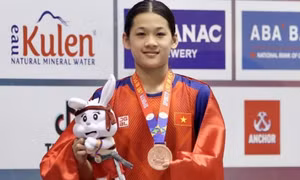 Kình ngư 16 tuổi bất ngờ làm được điều Ánh Viên chưa từng làm được cho bơi lội Việt Nam