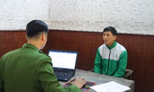 Đang xem cờ tướng, người đàn ông bị đâm gục