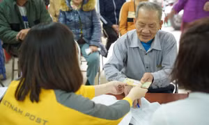 Việc chi trả gộp 3 tháng lương hưu bằng tiền mặt tại 4 tỉnh miền Trung dự kiến từ 5/12