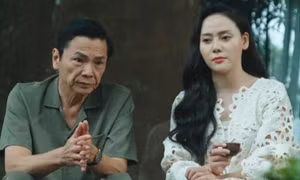 Nữ chủ tịch phim Lằn ranh kể hậu trường cảnh tình cảm với NSND Trung Anh
