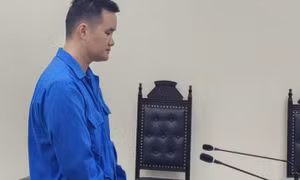 Ông chủ quán karaoke mua rồi bán thiếu nữ cho người khác
