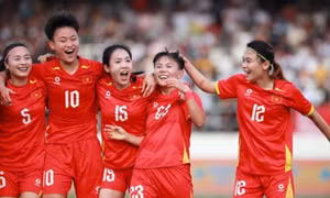 Thủ tướng chúc mừng hai đội bóng Việt Nam vào bán kết SEA Games 33