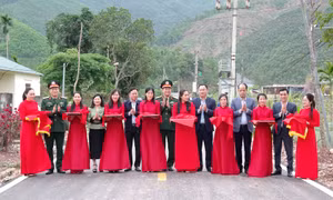 Bộ CHQS tỉnh tổ chức khánh thành đường giao thông nông thôn tại xã Hải Lạng