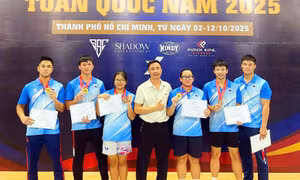 Nhà vô địch quốc gia tuổi 18