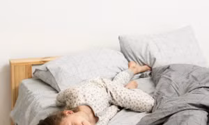 Đừng biến sáng mùa đông thành trận chiến vì chuyện gọi con dậy đi học