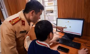 Đề xuất điều kiện để người nước ngoài được cấp giấy phép lái xe