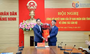 Công bố quyết định của UBND tỉnh về công tác cán bộ Văn phòng UBND tỉnh và Sở Tài chính