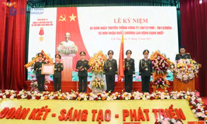 Công ty Vận tải và Chế biến Than Đông Bắc (Binh đoàn 19) đón nhận Huân chương lao động hạng Nhất
