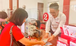 Ổn định lãi suất trước áp lực huy động vốn gia tăng