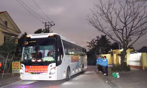 Công ty Than Hạ Long tổ chức xe đưa công nhân về quê nghỉ Tết Dương lịch năm 2026