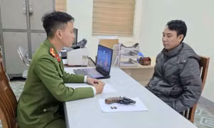 Bắt tạm giam đối tượng nổ súng trong đêm tại đám cưới