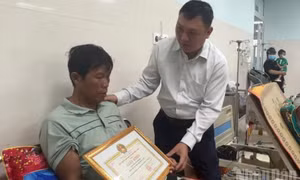 Chủ tịch nước tặng thưởng Huân chương Dũng cảm cho 2 công dân đặc khu Lý Sơn