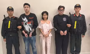 TPHCM triệt phá đường dây buôn bán trái phép khí cười giao tận nhà