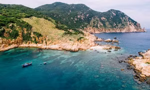 Khám phá những vịnh biển Việt Nam tuyệt đẹp cho kỳ nghỉ cuối năm cùng Traveloka 