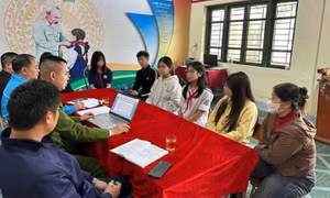 Ngăn nhóm nữ sinh thách thức, hẹn đánh nhau