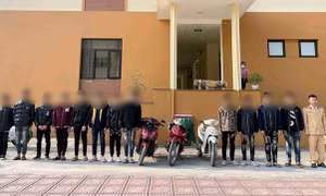 Vi phạm giao thông, nhóm thanh thiếu niên và phụ huynh bị phạt gần 100 triệu đồng