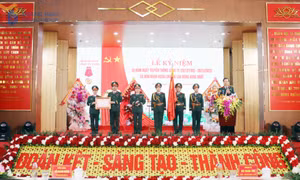 Công ty Cảng (Binh đoàn 19) đón nhận Huân chương Lao động hạng Nhất