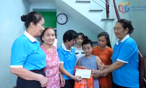 Chắp cánh ước mơ để học sinh tới trường
