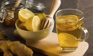 Nước chanh gừng ấm: Thức uống tốt cho hệ miễn dịch mùa đông