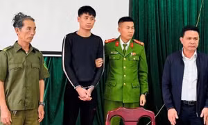 Can ngăn 2 con đánh nhau, cha bị con trai chém nhập viện