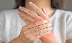 10 loại thực phẩm giúp xoa dịu cơn đau ở người bệnh viêm khớp trong thời tiết lạnh ẩm
