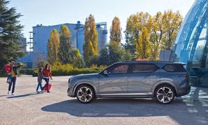 "Một vốn, mười lời" khi đặt cọc VinFast VF 8 và VF 9