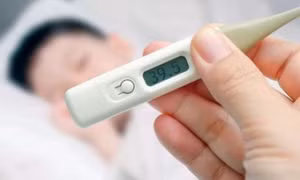 Giám đốc Bệnh viện Nhi chỉ cách xử lý khi trẻ mắc Covid-19 sốt cao, co giật