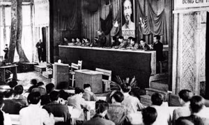 'Tự phê bình và phê bình là thứ vũ khí sắc bén nhất...'