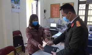 Nhặt được hơn 100 triệu đồng trả lại cho người đánh rơi