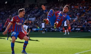 Arteta bị chỉ trích dữ dội khi Aubameyang nổ súng cho Barca