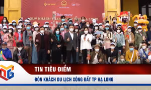 Đón khách du lịch xông đất TP Hạ Long