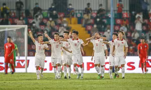 Quang Thịnh âm tính với COVID-19, U23 Việt Nam có 16 cầu thủ đấu Thái Lan