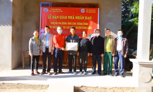 Bình Liêu: Bàn giao nhà nhân đạo cho hộ cựu chiến binh nghèo