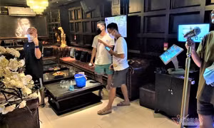 TP.HCM nói lý do đóng cửa karaoke, bar, spa, massage chỉ sau 2 ngày