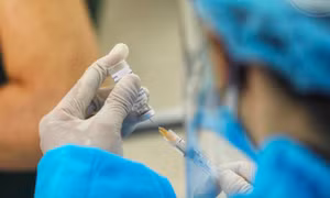 Thủ tướng yêu cầu điều tra sự cố sau tiêm vaccine COVID-19