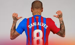 Barca công bố số áo của Dani Alves