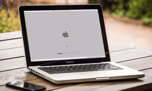 Hàng loạt MacBook trở thành "cục gạch" sau khi nâng cấp phần mềm