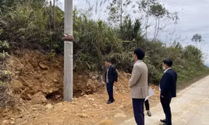 Chấn chỉnh việc thi công xây dựng công trình đường dây 35kV tại xã Quảng An (huyện Đầm Hà)