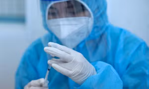'Không chủ quan dù đã tiêm vaccine Covid-19'