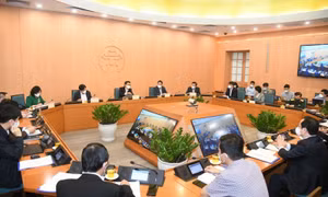 Phó Thủ tướng Vũ Đức Đam đề nghị Hà Nội thí điểm cách ly và điều trị F1, F0 tại nhà 