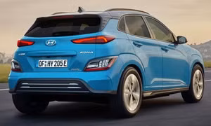 Hyundai Kona Electric chuẩn bị trình làng trong tháng 11, giá dự kiến khiến Kia Seltos ‘ngã ngửa’