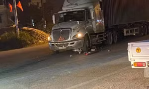 Đi học về, nữ sinh Lạng Sơn tử vong thương tâm dưới gầm xe container