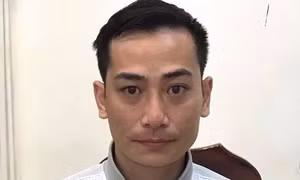 Mâu thuẫn nợ 500.000 đồng, thanh niên đánh chủ quán hải sản chấn thương sọ não